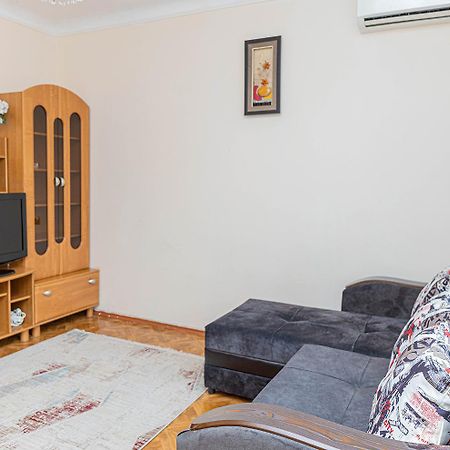 Reliablehouse Квартира В Самом Центре Города Lejlighed Almaty Eksteriør billede